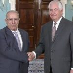 Ramtane Lamamra en compagnie de Rex Tillerson. D. R.